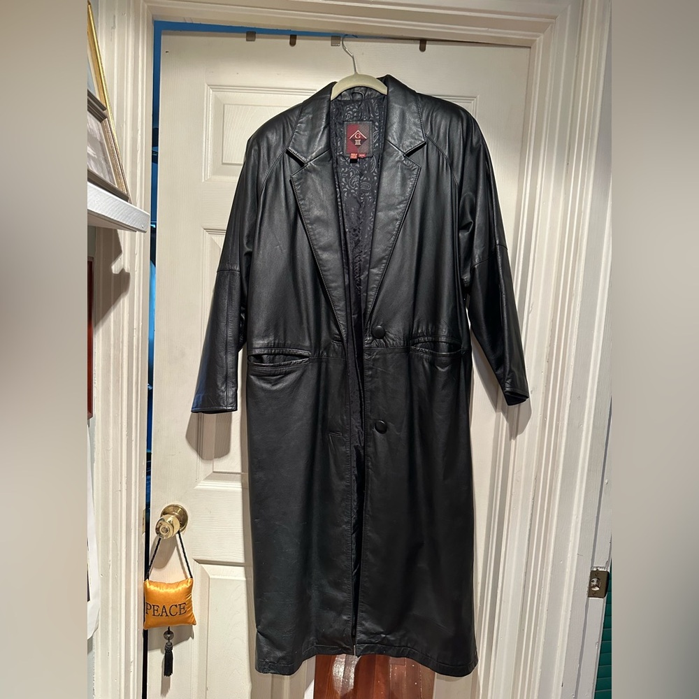 Vintage women’s leather coat 49” long from back collar